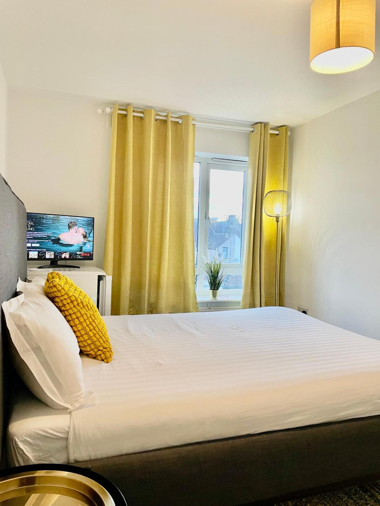 Luxury Rooms In Furnished Guests-Only House Free Wifi West Thurrock Grays Экстерьер фото